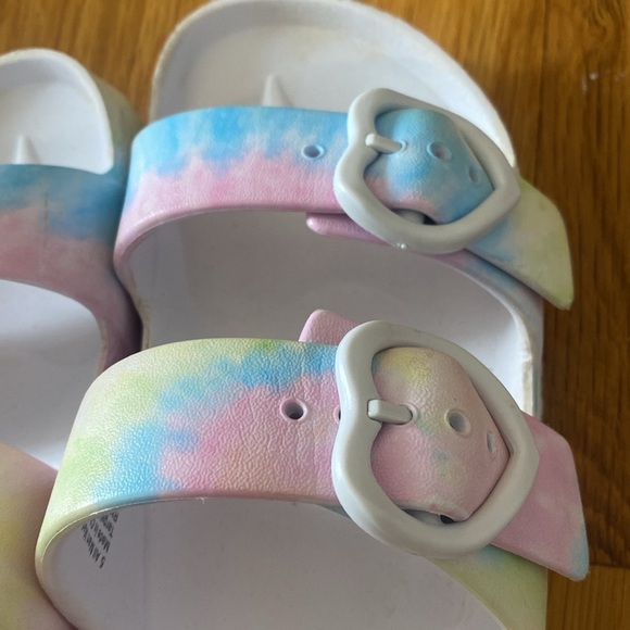 Stoney Clover Lane Target Girls Multicolor Tie Dye Sandals Heart Buckle Size 5 - Picture 3 of 6